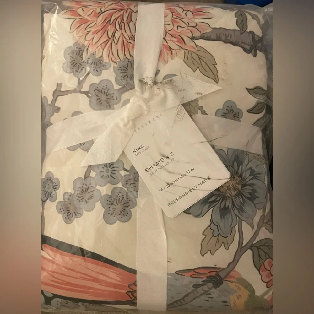 2 Pottery Barn Bloom King Shams Ivory
